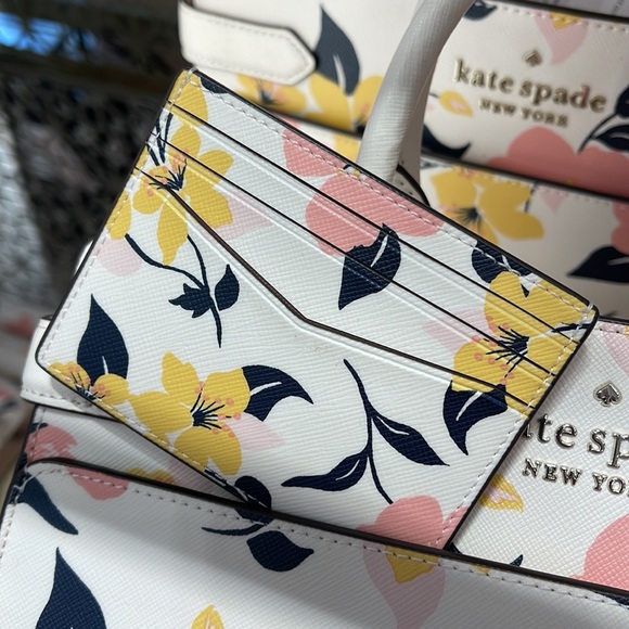 Kate Spade Staci Lily Blooms Small Card Hoder - Picture 8 of 16
